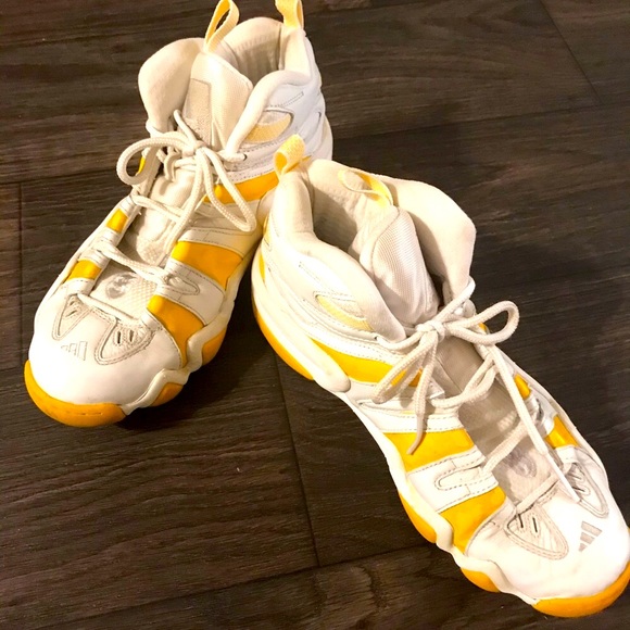 Men’s Adidas Sneaker - Picture 3 of 5